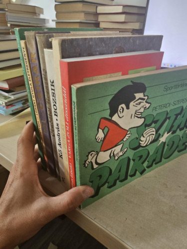 Peterdi-Szepes, Bartus Lszl, Hmori Tibor, K Andrs, Hidegkuti Nndor, Fekete Pl, Simon Istvn, Pongrcz Gyrgy - 8db labdargssal kapcsolatos knyv, KNYVMENT AJNLAT: Sztr pard+ Varga Zoli diszidl+ Pusks+ Bozsik+ budtl Firenzig+ Csikar+ Lri+ Puha vagy Jen