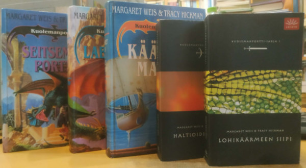 Margaret Weis, Tracy Hickman - 5 db Kuolemanportti: Sarja I-II. Lohikäärmeen siipi + Haltioiden tähti; Käärmemaagi (4.); Labyrinttiin (6.); Seitsemäs portti (7.)