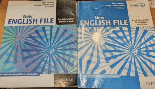 Clive Oxenden, Christina Latham-Koenig, Paul Seligson - 2 db New English File Pre-Intermediate: Munkafzet + Student's Book