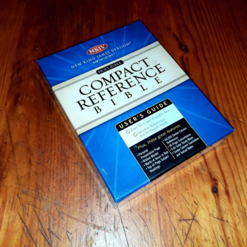 Tbb szerz - Holy Bible Compact Reference Bible New King James Version