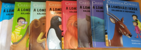Cressida Cowell - Artful Doodlers (illusztrci) - 8 db A Lombhzi ikrek kalandjai a vadonban: A jegesmedve nyomban; Dodexpedci; Sta a gyapjas mamuttal; Tallka az ris alkval; Mka a majommal; Futs az orrszarv utn; Blnanzben; Nyomozs a szaola utn