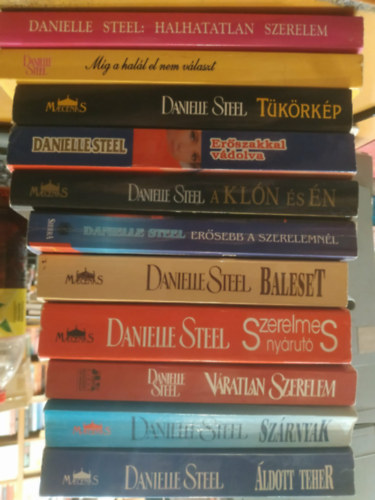 Danielle Steel - 11 db Danielle Steel: Halhatatlan szerelem; M�g a hal�l el nem v�laszt; T�k�rk�p; Er�szakkal v�dolva; A kl�n �s �n; Er�sebb a szerelemn�l; Baleset; Szerelmes ny�rut�; V�ratlan szerelem; Sz�rnyak; �ldott teher
