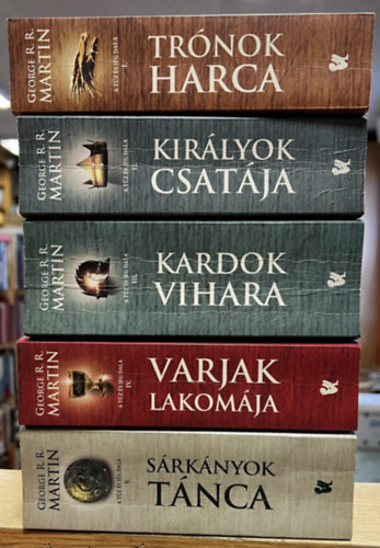 George R. R. Martin - Tr�nok harca (T�z �s j�g dala) I-V.