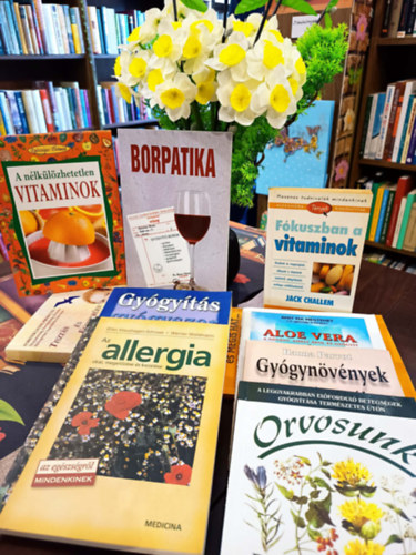 Jack Challem, Jurij Dr. Volkov, Horváth Jánosné, Hanna Parrot, Szerk:Dr.Mileszné Bús Anikó, Angela Maria Mauri, Ellen Maushagen-Schnaas - Egészség, életmód könyvcsomag 10 darabos KÖNYVMENTŐ AJÁNLAT: Fókuszban a vitaminok, És mégis hat... DOKTOR VOLKOV A BIOENERGETIKÁRÓL, Borpatika - Gyógyító borok, gyógylikőrök, borral készült ételek, Aloe vera - a növény, ame