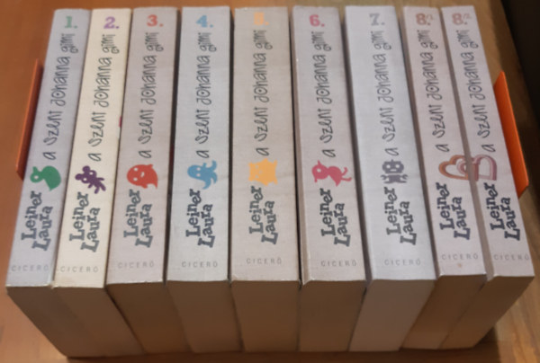 Leiner Laura - A Szent Johanna gimi sorozat 1-8. ( 9 kötetben)