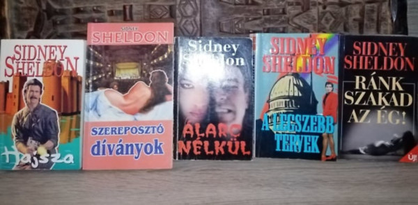 Sidney Sheldon - Sidney Sheldon knyvcsomag (5db) Hajsza + Szereposzt dvnyok + larc nlkl + A legszebb tervek + Rnk szakad az g!