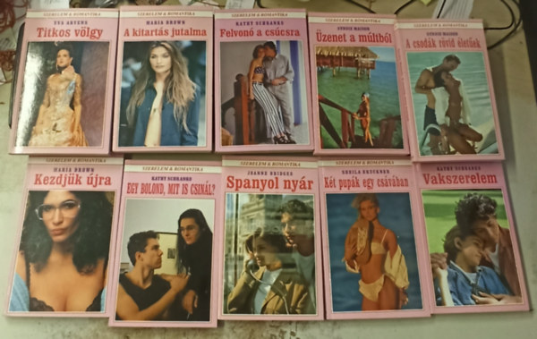 Eva Arvens, Maria Brown, Kathy Schranko, Syndie Maison, Tbb szerz - 10 db Szerelem s romantika (51-60) lapszmig: Titkos vlgy +A kitarts jutalma +Felvon a cscsra +zenet a mltbl +A csodk rvid letek +Kezdjk jra +Egy bolond, mit csinl? +Spanyol nyr +Kt pupk egy csvban +Vakszerele