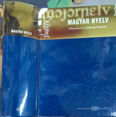 Kiefer Ferenc ( f�szerleszt� ) - Magyar nyelv - akad�miai k�zik�nyve