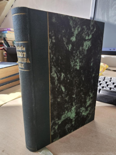 Agatha Christie - Poirot gyanuba esik