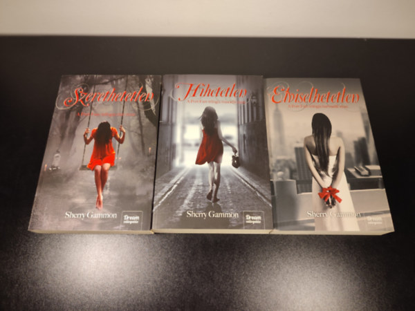 Sherry Gammon - Port Fare tril�gia 1-3. (Szerethetetlen, Hihetetlen, Elviselhetetlen)