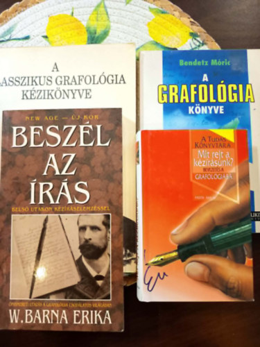 G�l P�ter-Mikl�s Judit, W. Barna Erika, Bendetz M�ric, Albert E. Hughes - Grafol�gia k�nyvcsomag 4 darabos k�nyvcsomag: A klasszikus grafol�gia k�zik�nyve, Besz�l az �r�s, A grafol�gia k�nyve, Mit rejt a k�z�r�sunk? Bevezet�s a grafol�gi�ba