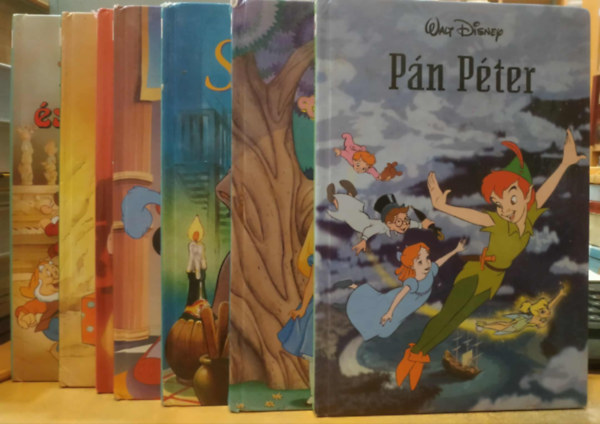 Walt Disney - 7 db Disney knyvklub: Hfehrke s a ht trpe; Micimack karcsonya; Pinocchio; Koldus s kirlyfi; Susi s tekerg; Alice Csodaorszgban; Pn Pter