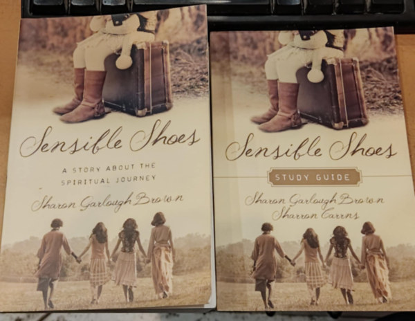 Sharon Garlough Brown, Sharron Carrns - 2 db Sensible Shoes: A Story About the Spiritual Journey + Study Gide (IVP Books)