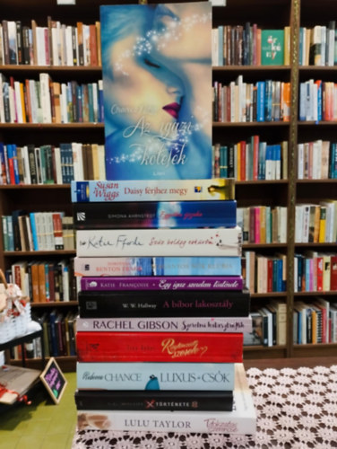 Molloy, A.j., Taylor, Lulu, Rebecca Chance, Tina Reber, Rachel Gibson, W.W. Hallway, Katie Francoise, Dorothea Benton Frank, Katie Fforde, Simona Ahrnstedt, Susan Wiggs, Oravecz N�ra - Romantikus k�nyvcsomag 12 darabos K�NYVMENT� AJ�NLAT: X t�rt�nete, Titokzatos szerencse, Luxus �s cs�k, R�gt�nz�tt szerelem, Szerelmi katasztr�f�k, A b�bor lakoszt�ly, Egy igaz szerelem t�rt�nete, Mag�nyos n�k klubja, Sz�z boldog