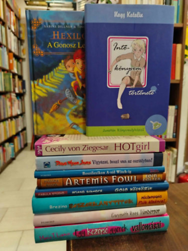 Nagy Katalin, Thomas Brezina - KNYVMENT AJNLAT, Knyvcsomag, 10 db. Ifjsgi knyvek. A gonosz lehelet+Intknyvem trtnete+Hotgirl+Vigyzat, boszi van az osztlyban+Boszilexikon A-tl Witch-ig+Artemis Fowl+Golo kltzik+Boszorknytitok+Tndrpor+Egy kzp