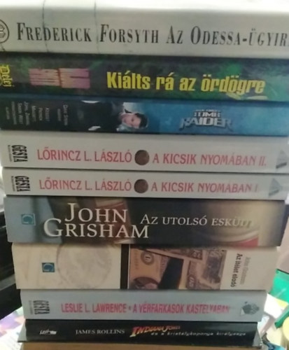 Frederick Forsyth, Wilbur Smith, Dave Stern, Lőrinc L. László, John Grisham, James Rollins, Leslie L. Lawrence - 8 db KÖNYVMENTŐ AJÁNLAT, kaland, krimi: Indiana Jones és a kristálykoponya királysága+ A vérfarkasok kastélyában+ Az ítélet eladó+ Az utolsó esküdt+ A Kicsik nyomában I-II.+ Lara Croft - Tomb Raider+ Kiálts rás az ördögre+ Az Odes