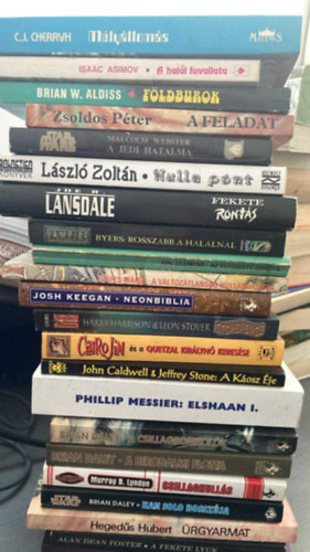 Phillip Messier, Zsoldos Péter, Brian Daley, Alan Dean Foster, Isaac Asimov - 22 db sci-fi és fantasy kötet