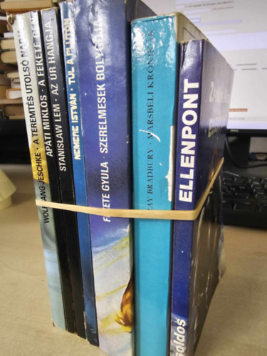 Nemere Istvn, Stanislaw Lem, Apti Mikls, Wolfgang Jeschke, Fekete Gyula, Ray Bradbury, Zsoldos Pter - 7db sci-fi ktet: Tl a Pltn+ Az r hangja+ A fekete gn+ A teremts utols napja+ Szerelmesek bolygja+ Marsbli krnikk+ Ellenpont