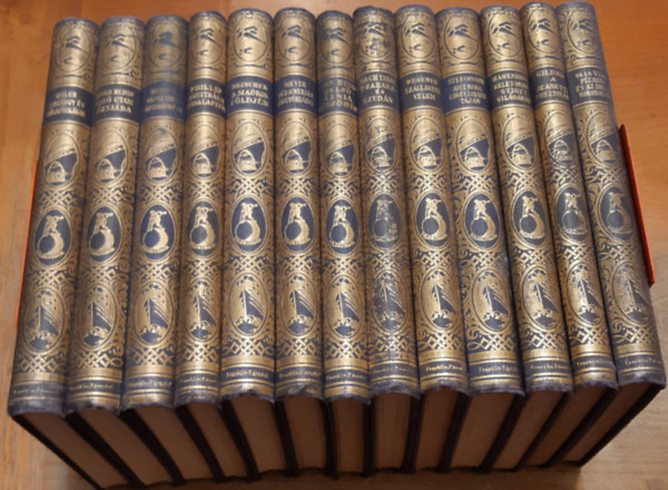 William H. Gilder - John Hagenbeck - Vilhjalmur Stefansson - Garcilaso De La Vega - Gustav Nachtigal - Sven Hedin - Hans Meyer - Andreas Reischek - A. Phillip - Walter von Rummel - Emil Holub - Vil�gj�rok utaz�sok �s kalandok: A "Jeanette" pusztul�sa + India szigetvil�ga + Amerika leg�szakibb t�jain + Az Inka birodalom + Sz�lljatok velem! + Szahara �s Szud�n + Bels�-�zsia k�sz�b�n + D�l-Amerika hegy�ri�sai + A ma�rik f�