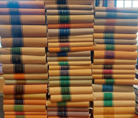 Franz Werfel, Gorkij, Eric Knight, Willi Bredel, Vailland, Andersen Nex, Maltz, Alberto Moravia, Heinrich Mann, Anatole France, Mihail Sadovenau, Makerenko, Giuseppe di Lampedusa, Fjodor Gladkov, Jo - 57 db a Millik Knyvtra sorozatbl: