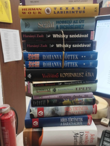 Neil Boyd, Harsnyi Zsolt, James Jones, Karinthy Ferenc, Dry Tibor, Bolgr Gyrgy, John Fowles - 13db szpirodalmi m 15 ktetben: Hssz az t a dicssghez, Whisky szdval, Rohanva jttek, Kopernikusz tka, Srgabarackok a nluson, Epepe, Kt asszony, Egek. mitv legyek, Texasi labirintus, Vasrnap dlutn A Grande Jatte-