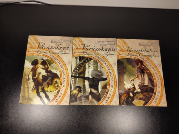 Elaine Cunningham - Kirlyok s tancsadk I-III. (Varzskop - Varzskapu - Varzslhbor) - Forgotten Realms