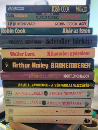 Robin Cook, Thomas Keneally, Arthur Haley, Lrincz L. Lszl, Leslie L. Lawrence - 11 db kalandregny csomag: A vadsz I-II.+A Kicsik nyomban I-II.+A vrfarkas visszatr+Kegyetlen csillagok+Bankemberek+Hihetetlen gyzelem+Schindler brkja+Akr az Isten+Agy+Jrvny+Mutci