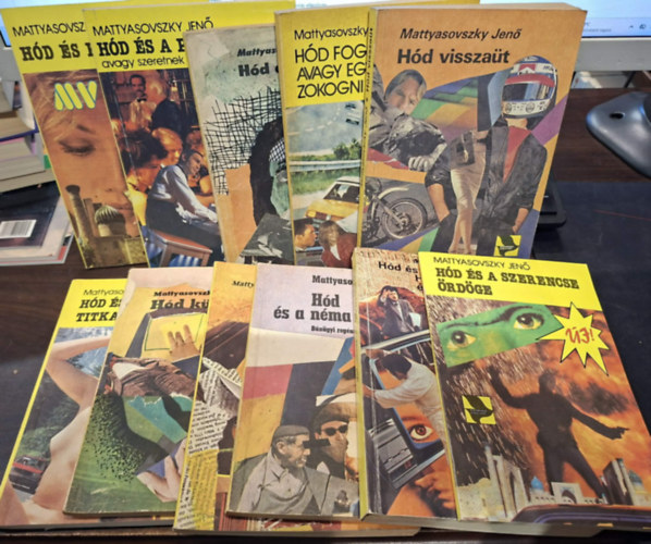 Mattyasovszky Jen� - 11 db Mattyasovszky Jen� K�NYVMENT� AJ�NLAT: H�d vissza�t, H�d fogs�gban, avagy egy sz�ke h�lgy zokogni kezd, H�d �s a szokny�k titka, H�d �s a picike ember avagy szeretnek t�ncolni a l�nyok, H�d �s fej�n kalap, H�d �s a szerenc