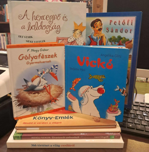 Luzsi Marg (szerk.), Erds Lszl, Andre Bertino s Fredo Valla, F. Nagy Gbor, Angelika Glitz, Kurt Kauter, Petfi Sndor, Ulf Stark - 8 db-os mess/verses KNYVMENT AJNLAT gyerekeknek: Meslj nekem elvarzsolt emberekrl, Fordtott virg, 366 trtnet a vilg csodirl, Glyafszek, Vick, Hogyan lett kirly a kondorkesely, Pat Pl r, A hercegn s a bo