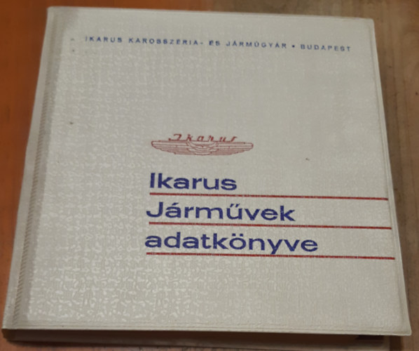 Ikarus Járművek adatkönyve