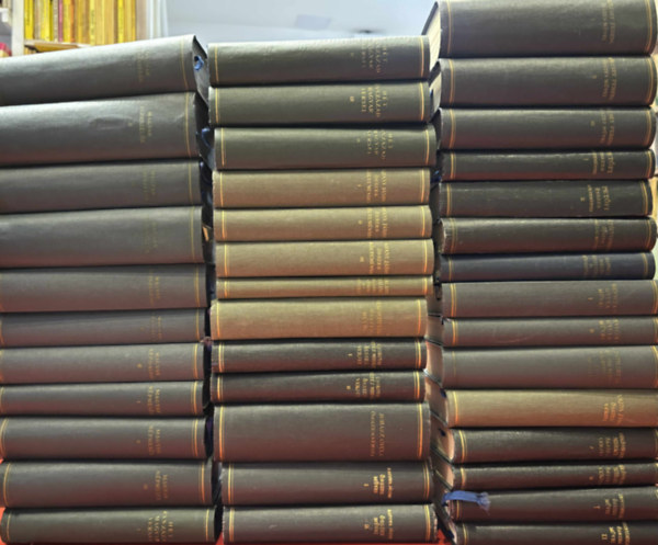 39 db k�tet a Sz�pirodalmi K�nyvkiad�t�l