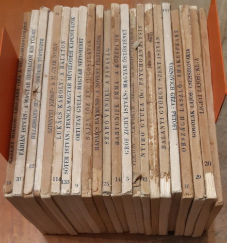 K�llay - F�bi�n - Szinnyei - Rapaics - S�t�r - Balla - Hillebrand - Luk�cs - Ortutay - Bajza - Szab� - Bartoniek - Zichy - Barker - Ny�r� - Balanyi - Voinovich - Orsz�gh - Gogol�k - Ligeti - Kincsest�r: Az �jg�r�g�k + K�na + Csehszlov�kia + Shakespeare + Pet�fi + Szent Istv�n + Psychoanalysis + Az angol civiliz�ci� + Magyar �st�rt�net + A k�z�pkor + A p�pas�g + Jugoszl�via + Magyar n�pismeret + A balaton + Az �sk�ko