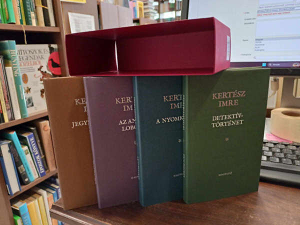 Kert�sz Imre - Kert�sz Imre m�vei d�szdobozban. Jegyz�k�nyv+Az angol lobog�+A nyomkeres�+Detekt�vt�rt�net