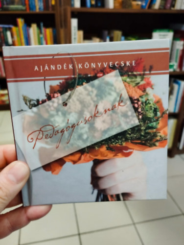 Czak� G�bor - Aj�nd�k k�nyvecske Pedag�gusoknak