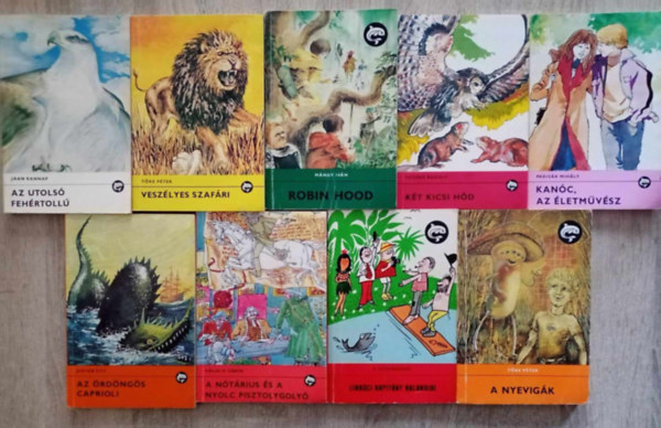 Jaan Rannap, Tke Pter, Mndy Ivn, Szrke Bagoly, Padisk Mihly, Dieter Ott, Kllai R. Gbor, A. Nyekraszov - Delfin ifjsgi knyvcsomag (9db) Az utols fehrtoll / Veszlyes szafri / Robin Hood / Kt kicsi hd / Kanc, az letmvsz / Az rdngs Caprioli / A ntrius s a nyolc pisztolygoly / Linkci kapitny kalandjai / A nyevig