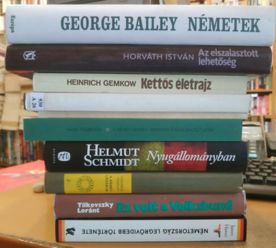 Tilkovszky Lornt, Helmut Schmidt, James Hawes, Mary Fulbrook, gh Attila, Heinrich Gemkow, Horvth Istvn, George Bailey - 10 db nmet trtnelem: Nmetorszg legrvidebb trtnelem; Ez volt a Volksbund; A nmet czrok; Nyugllomnyban; A nmet nemzeti identits a holokauszt utn; Felelssgtl thatott szabadsg; A nmet ideolgia trtnetfelfo