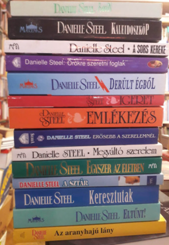 Danielle Steel - 14 db Danielle Steel: Saigon, Kaleidoszkp, A sors kereke, rkre szeretni foglak, Derlt gbl, gret, Emlkezs, Ersebb a szerelemnl, Megvlt szerelem, Egyszer az letben, A sztr, Keresztutak, Eltnt!, Az aranyhaj lny