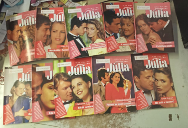 Lynne Graham, Amanda Carpenter, Helen Brooks, Day Leclaire, T�bb szerz� - J�lia magazin 161-170. lapsz�mig: Ne add a bankot! - Festeni se lehet szebbet - Sk�t whisky - Egy szav�t se hidd! - Babakaland - Fel�j�t�s alatt - A szenved�ly mestere - Esk�v� sohanapj�n? - Hat�rid�s h�zass�g - �sszez�rva