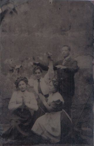 Ismeretlen társaság (ferrotípia) (12x8 cm)