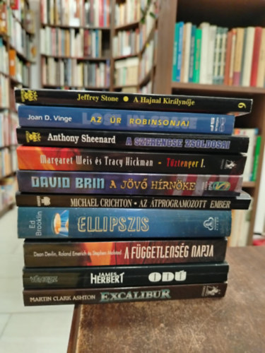 James Herbert, Michael Crichton - KNYVMENT AJNLAT, 10 db. Sci-fi, Fantasy. A Hajnal Kirlynje+Az r Robinsonjai+A szerencse zsoldosai+Tztenger I.+A jv hrnke+Az tprogramozott ember+Ellipszis+A Fggetlensg napja+Od+Excalibur