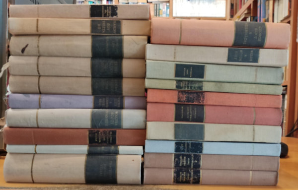 W.  Somerset Maugham, Jonathan Swfit, Charlotte Bront, Mark Twain, Jack London, Sinclair Lewis, Nathaniel Hawthorne, Thomas Hardy, Charles Dickens, William Makepeace Thackeray, Henry Fielding, Georg - 20 db angol klasszikus: A Lammermoori nsz; Ivanhoe; A lthatatlan ember/Az istenek eledele; A skarlt bet; Hisg vsra; Tom Jones I-II.; Arrowsmith; A vzimalom; A bvs bolt; David Copperfield I-II; Gulliver utazsai