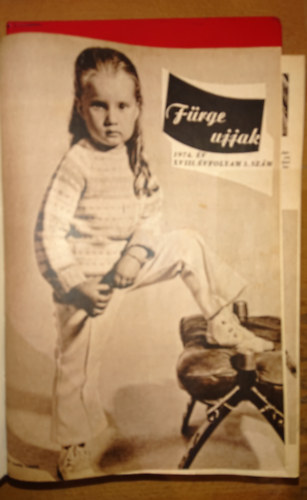 A Fürge ujjak magazin 1974-77-es évfolyamai egybekötve
