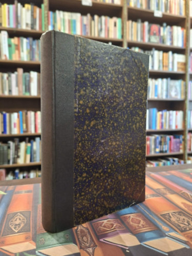 Lafargue P�l, Eduard Bernstein, Szab� Ervin, Fogarasi B�la, Szirtes Artur dr., J�szi Oszk�r, Dr. Dajka Andr�s - 8 m� egy k�tetben: A t�rsadalom fejl�d�s�nek t�rv�nyei (Jaures �s Lafargue vit�ja az idealista �s materialista t�rt�neti felfog�sr�l), A t�ke vall�sa, Ami a marxizmusban maradand�, Imperializmus �s tart�s b�ke, Konzervativ �s pr