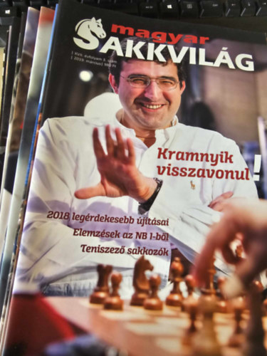 21db a Magyar Sakkvilág folyóiratból (benne:Kramnyik visszavonul, Berkes Ferenc, Carlsen marad a bajnok, Kaszparov visszatér, Megnyitási újítások, Benkő Pál karácsonyi feladványai, Kaszparov Budapesten, Caruana a csúcsra tör stb