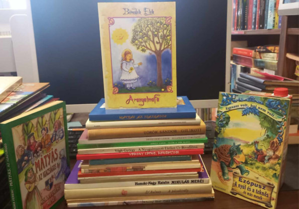 Devecseri Gábor, Török Sándor, Ezopus, Benedek Elek, Homoki-Nagy Katalin, Végh György, stb... - 20 db-os mese KÖNYVMENTŐ AJÁNLAT: Mátyás az igazságos, Ezópusz - A nyúl és a teknős... és más mesék, Mikulás meséi, A pávakirály, Én igazán jó vagyok, Csalimesék , Rajzolj velünk! , A nagypapa meséi