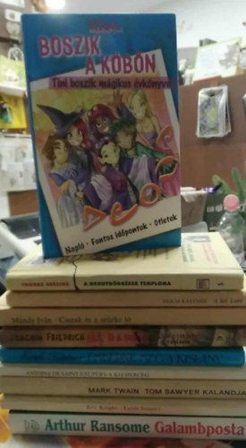 Thomas Brezina, Erich K�stner, M�ndy Iv�n, Joachim Friedrich, Antoine de Saint-Exup�ry, Mark Twain, Arthur Ransome - 10 db K�NYVMENT� AJ�NLAT, ifj�s�gi: Galambposta+ Lassie hazat�r+ Tom Sawyer kalandjai+ A kis herceg+ Emberke meg a kisl�ny+ 4 1/2 bar�t �s a titokzatos tan�rk�r+Csutak �s a sz�rke l�+ A k�t Lotti+ A Mennyd�rg�sek temploma+ Boszik a k