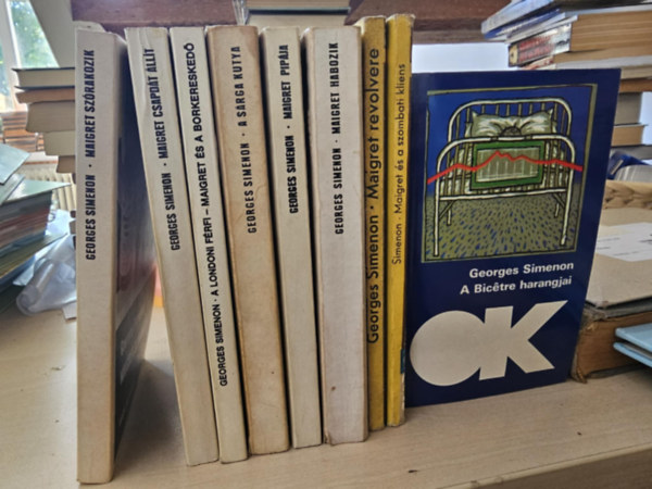 Georges Simenon - 9db Simenon ktet, KNYVMENT AJNLAT: Maigret szrakozik+ Maigret csapdt llt+ A Londoni frfi- Maigret s a borkeresked+ A srga kutya+ Maigret pipja+ Maigret habozik+ Maigret revolvere+ Maigret s a szombati kliens+ A Bicetre har