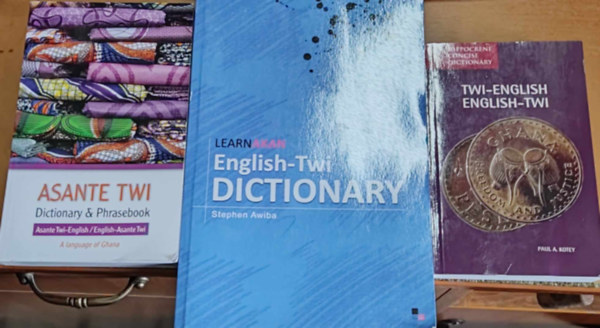 Stephen Awiba, Paul A. Kotey - Asante Twi: Dictionary & Pharsebook + LearnAkan: English-Twi Dictionary + Twi-English - English-Twi (Hippocrene Concise Dictionary (3 ktet)