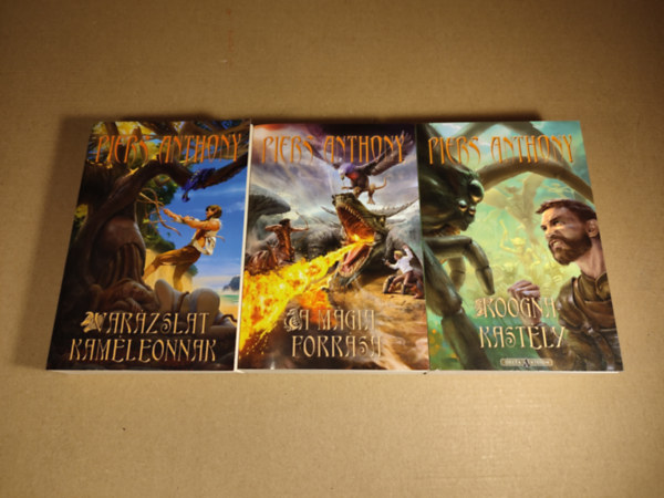 Anthony Piers - Xanth vilga 1-3. (Varzslat Kamleonnak, A mgia forrsa, Roogna-kastly)