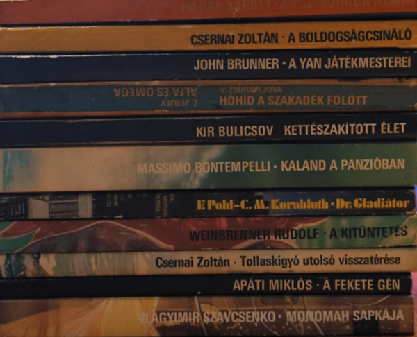Csernai Zoltn, John Brunner, Zsuravljova, V.-Jurjev, Z., Pierre Barbet, Vlagyimir Szavcsenko, Apti Mikls, Weinbrenner Rudolf, Pohl, F.-Kornbluth, C.M., Massimo Bontempelli, Kir Bulicsov - Kozmosz fantasztikus knycsomag 11 db